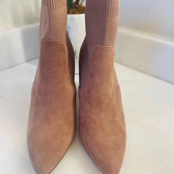 Steve Madden Nude Suede Ankle Boots, Pull on Sock Style. Size 8.5. Brand new. - Picture 3 of 7